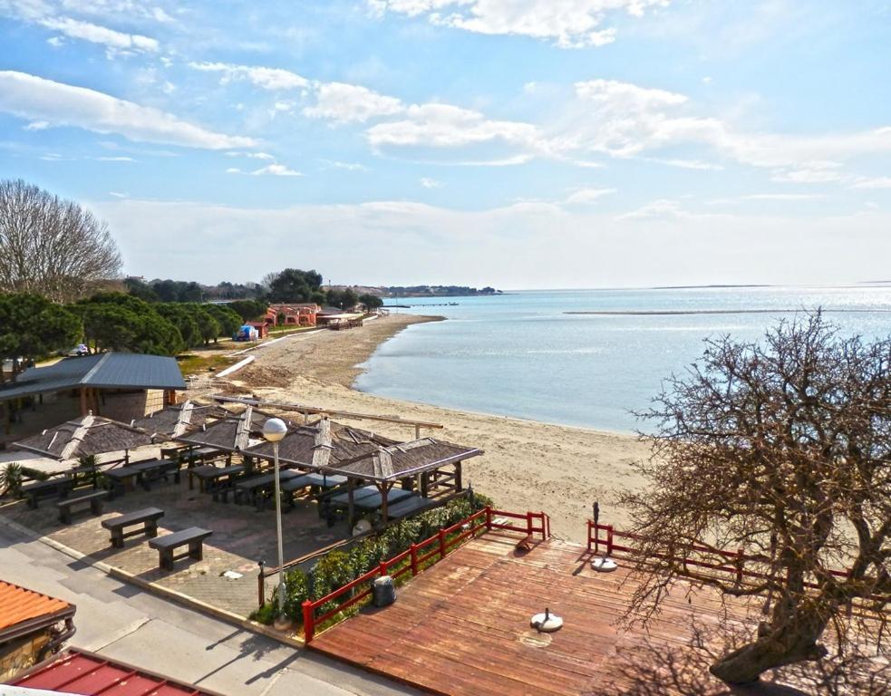 Apartments Mark - 10 M From Sea Medulin Exterior foto